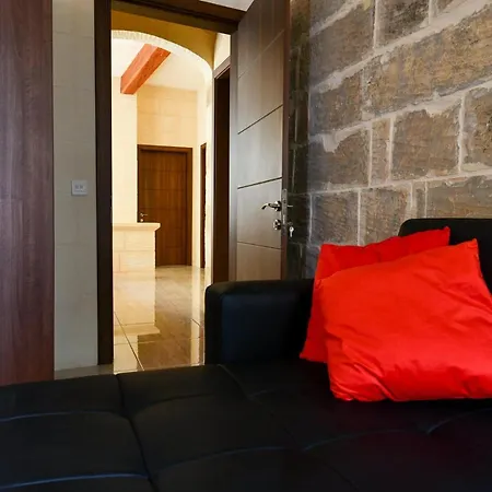 Tal-bengi Luxury Indoor/outdoor Pool Villa *