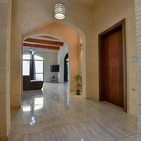 Tal-bengi Luxury Indoor/outdoor Pool Villa *