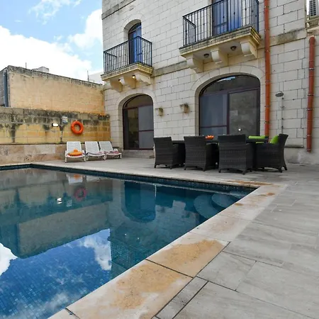 Villa Tal-bengi Luxury Indoor/outdoor Pool